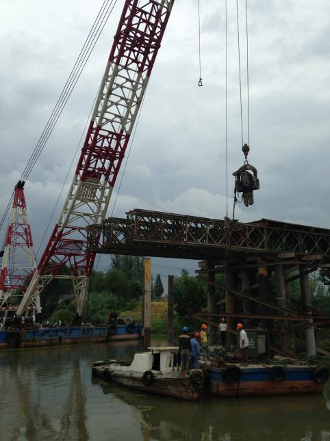 2013年9月份盐城朱沥沟钢便桥施工照片