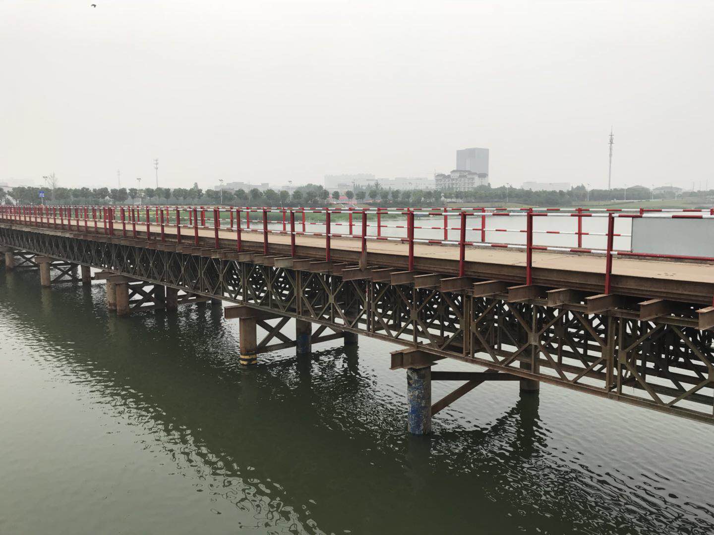 苏州市吴江东太湖施工钢栈桥（2）
